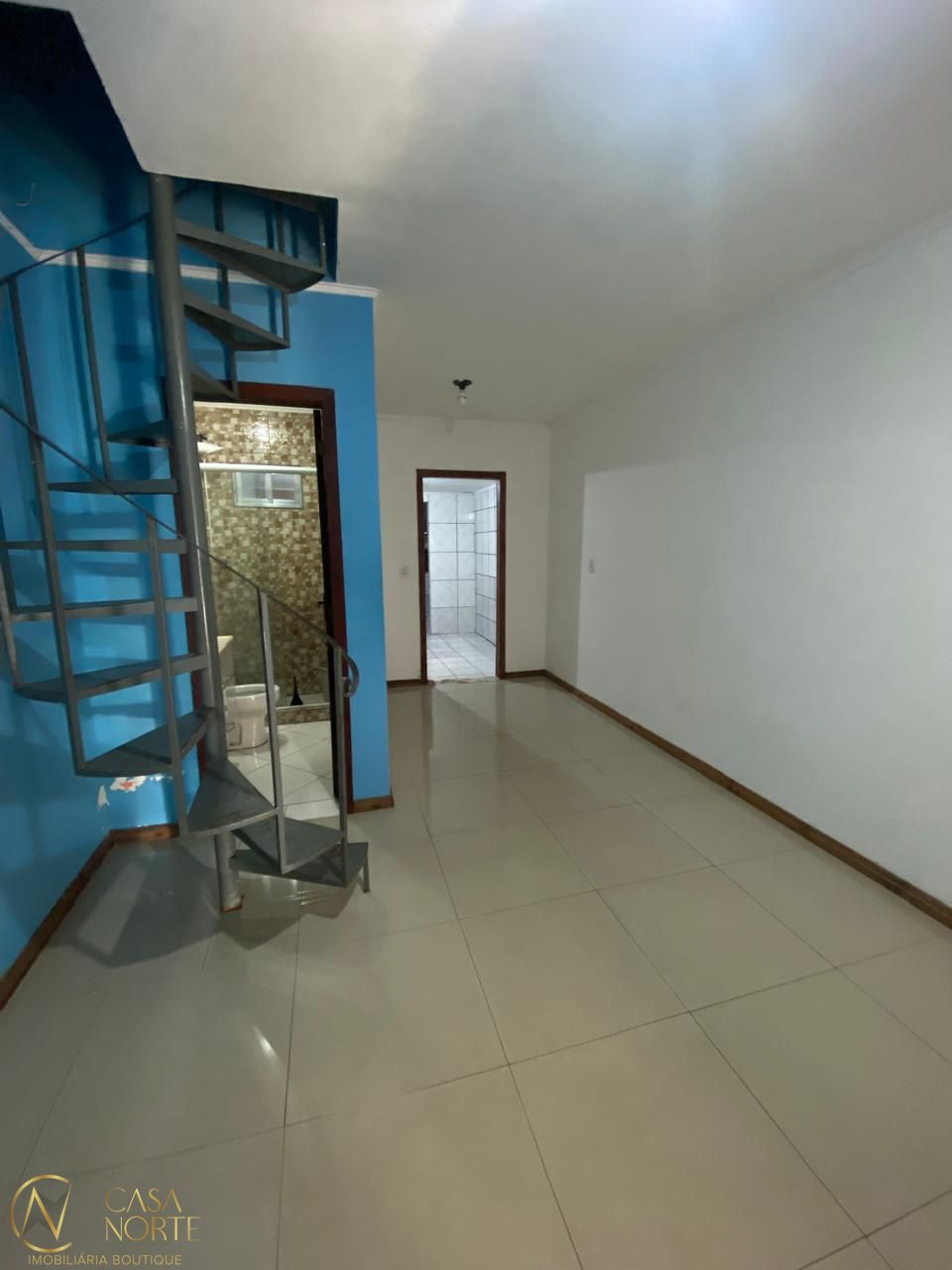 Sobrado à venda com 2 quartos, 97m², 1 vaga, Avenida João Antônio Silveira no bairro Restinga em Porto Alegre