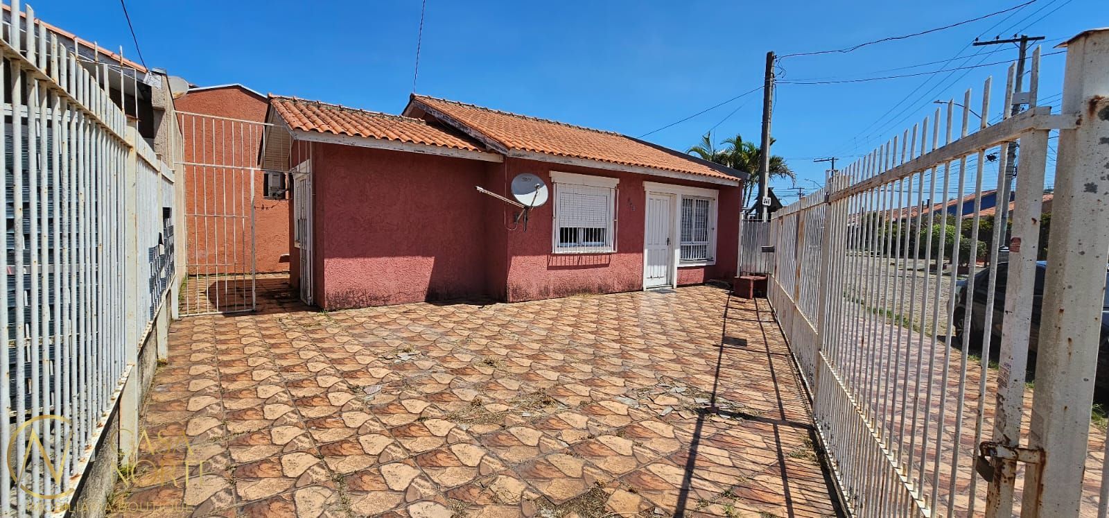 Casa à venda com 2 quartos, 66m², 3 vagas, Rua Ruth Totta no bairro Hípica em Porto Alegre