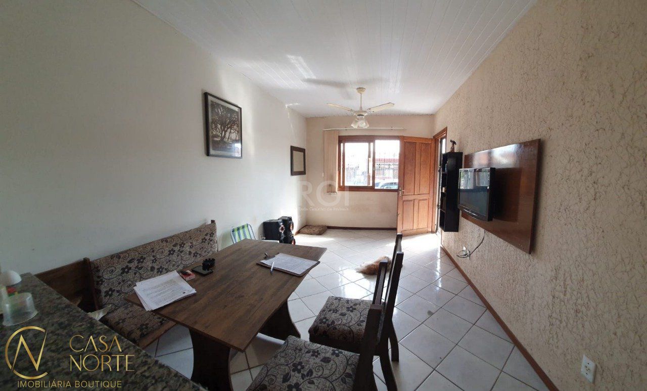 Casa à venda com 2 quartos, 51m², 2 vagas, Rua Júlio Ribeiro de Castilhos no bairro Hípica em Porto Alegre