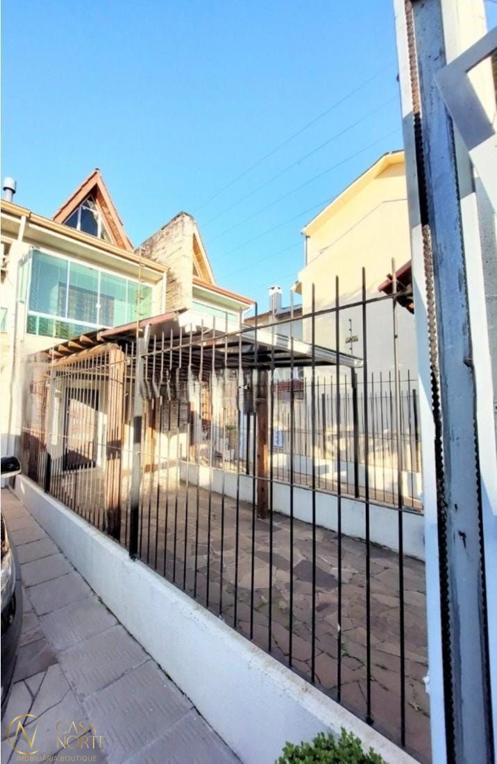 Sobrado à venda com 2 quartos, 91m², 2 suítes, 1 vaga, Rua Eva Pinto no bairro Hípica em Porto Alegre
