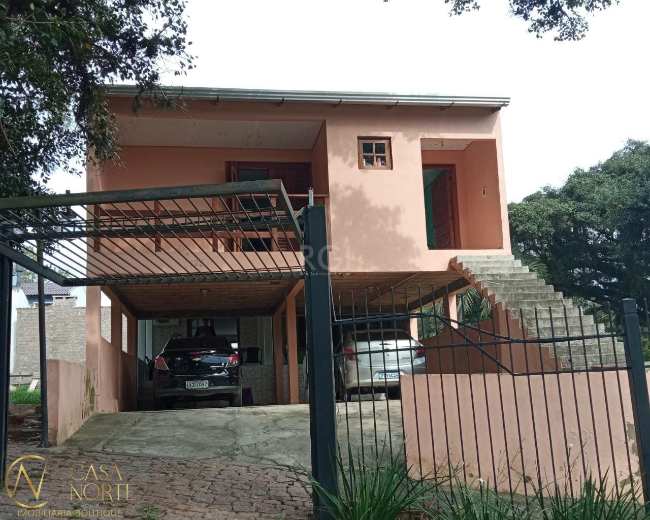 Casa à venda com 3 quartos, 260m², 2 vagas, Rua João do Couto no bairro Belém Velho em Porto Alegre