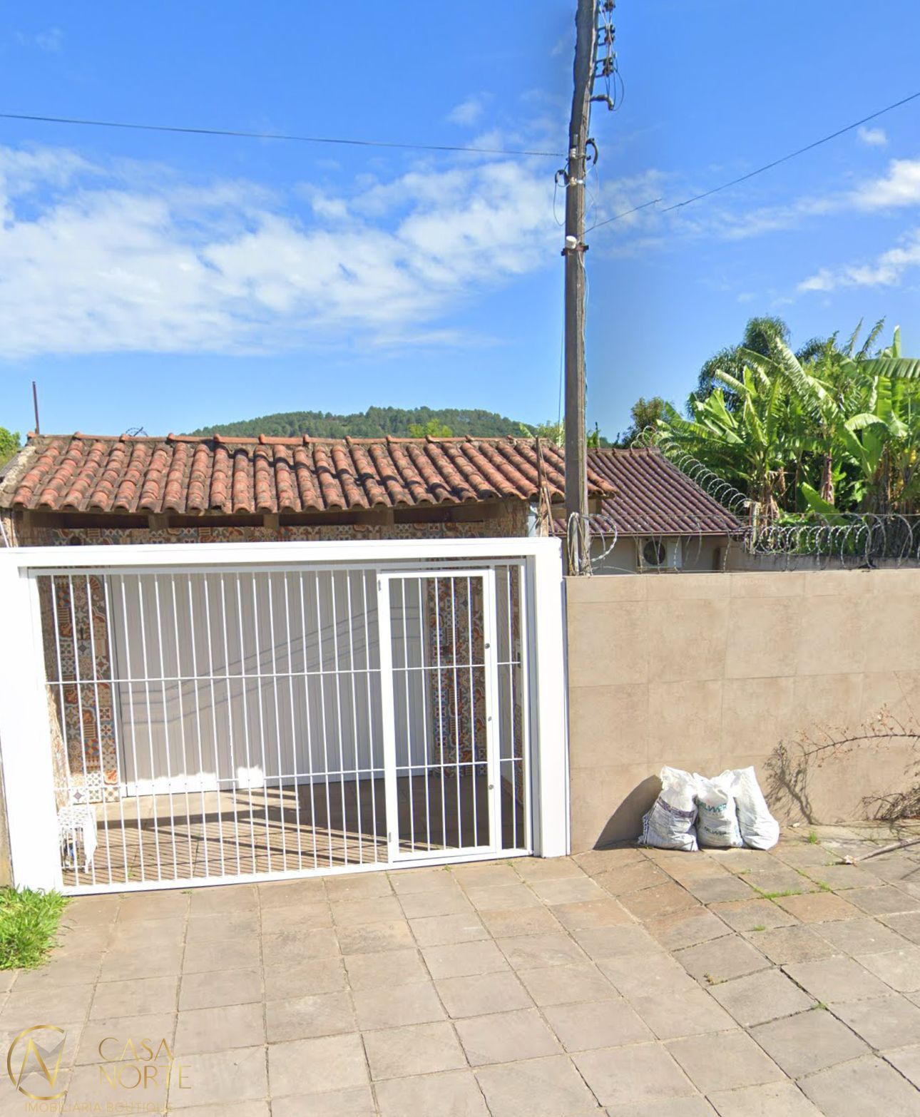 Casa à venda com 3 quartos, 316m², 1 suíte, 3 vagas, Rua Dorival Castilhos Machado no bairro Aberta dos Morros em Porto Alegre