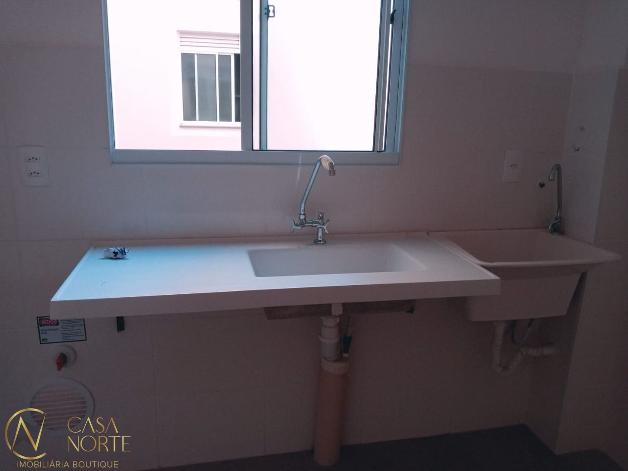 Apartamento à venda com 2 quartos, 50m², 1 vaga, Rua Sete Mil e Oito no bairro Restinga em Porto Alegre
