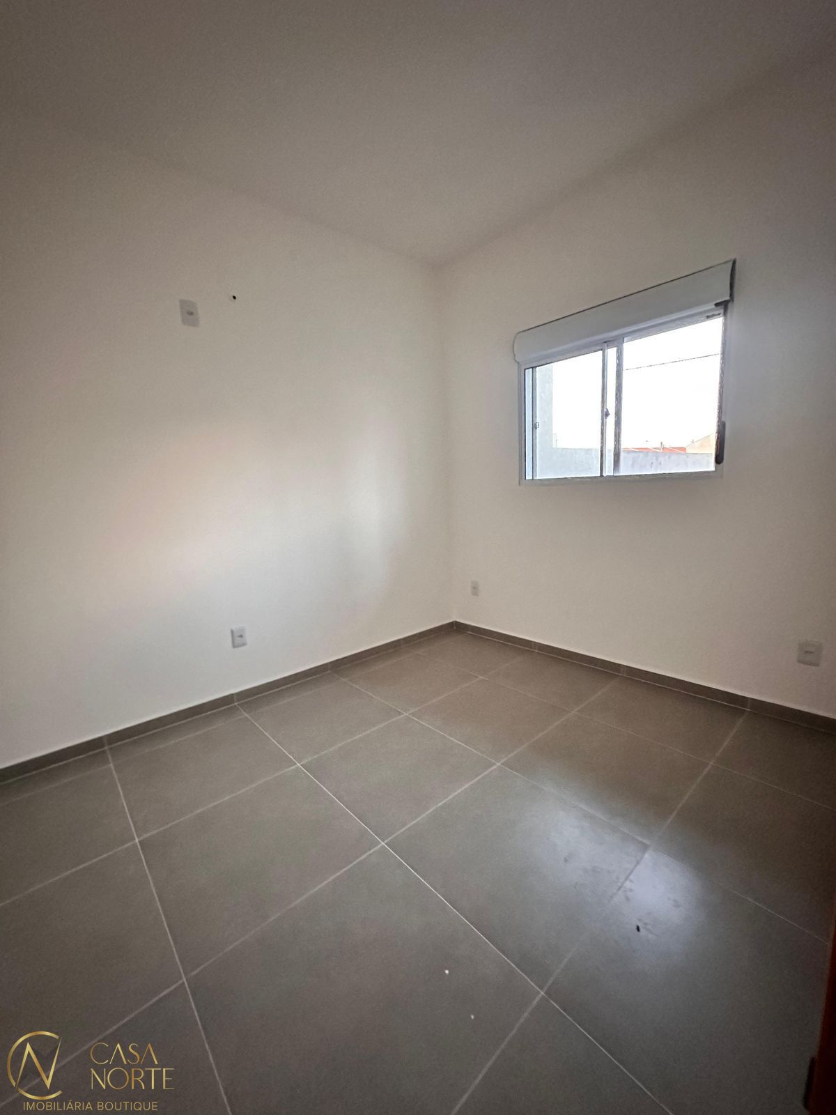 Casa à venda com 2 quartos, 52m², 2 vagas, Joel Iuchno no bairro Hípica em Porto Alegre