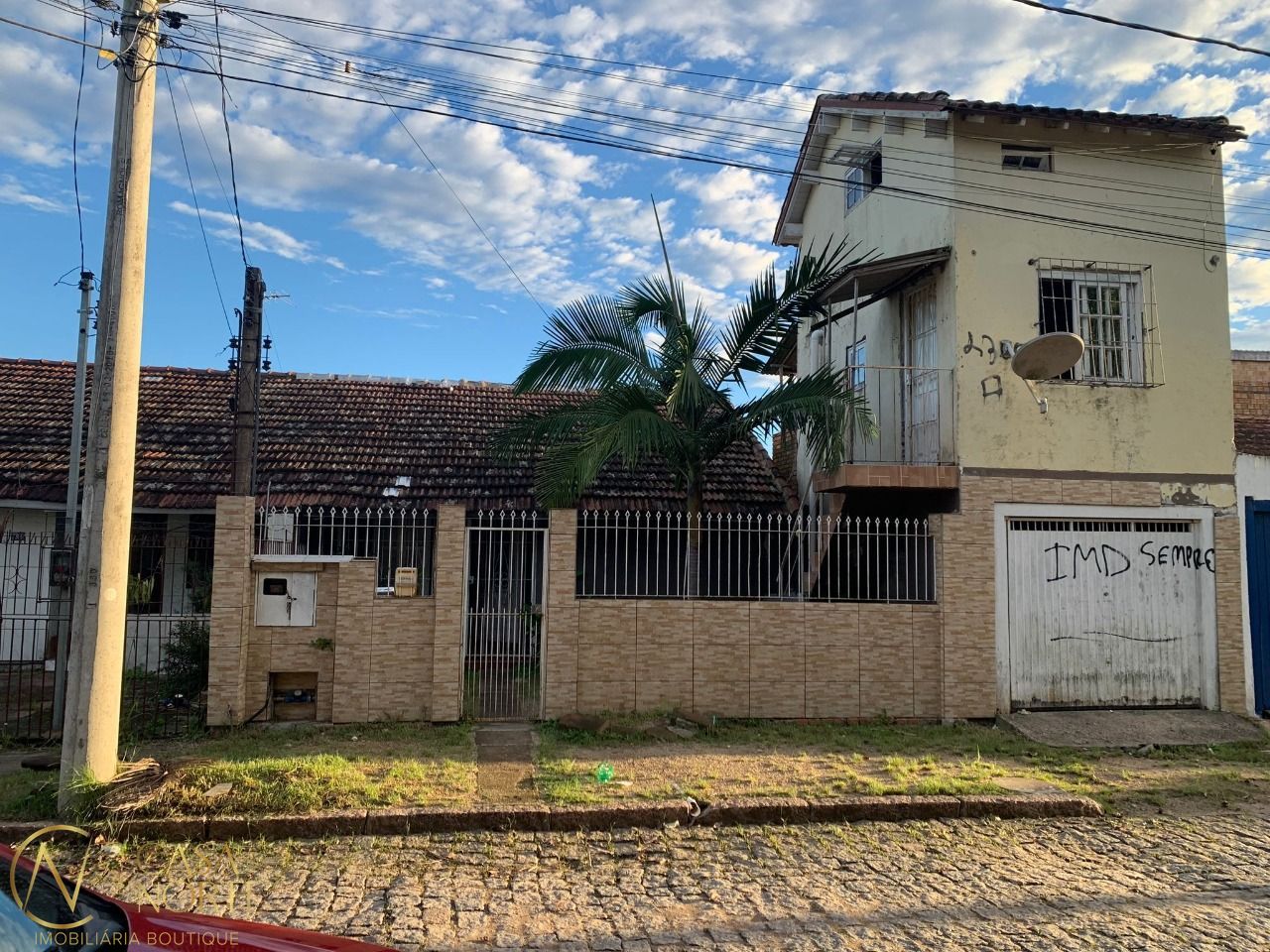 Casa à venda com 3 quartos, 110m², 1 suíte, 2 vagas, Rua Tenente Arizoly Fagundes no bairro Restinga em Porto Alegre
