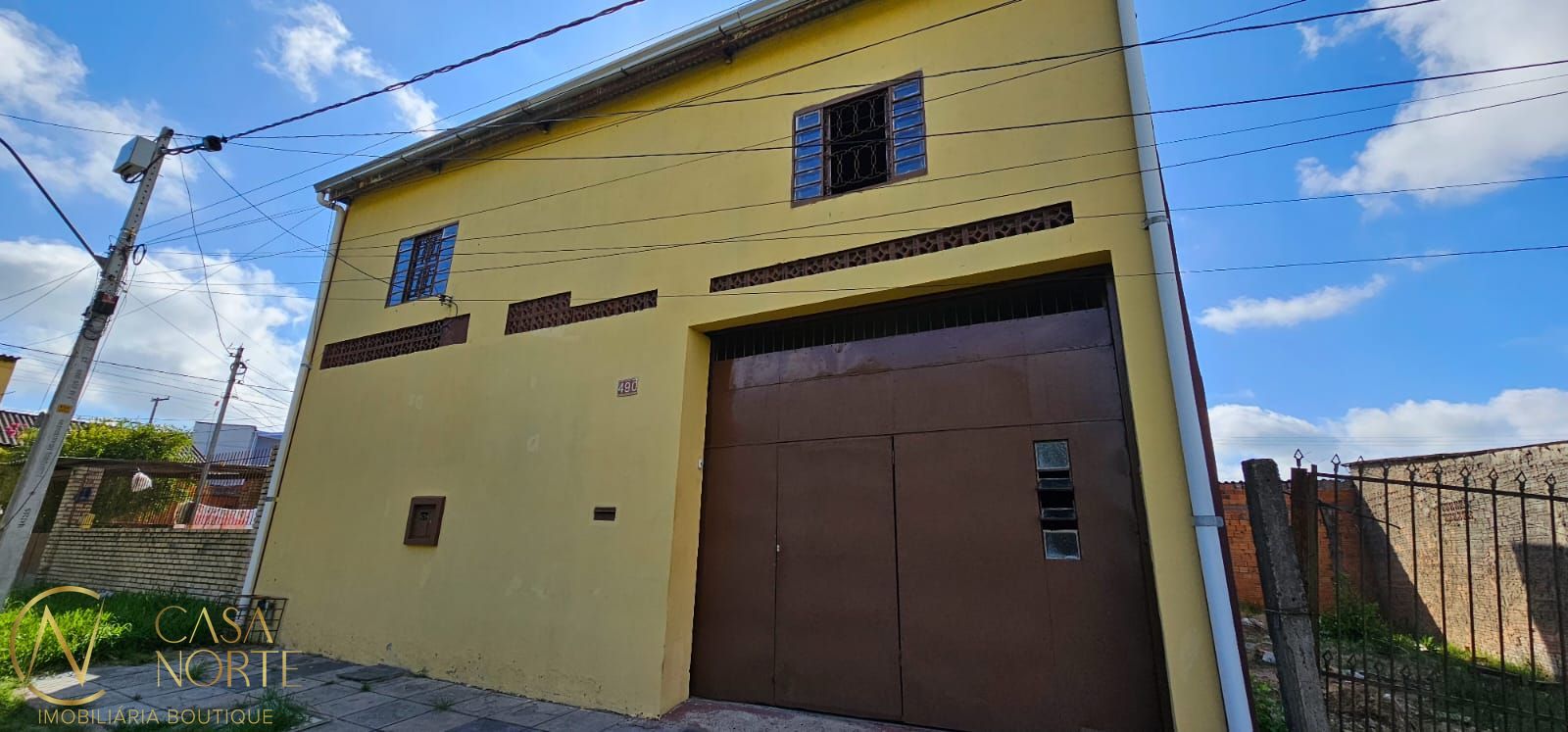 Casa Comercial à venda com 3 quartos, 200m², 2 vagas, Acesso A no bairro Restinga em Porto Alegre