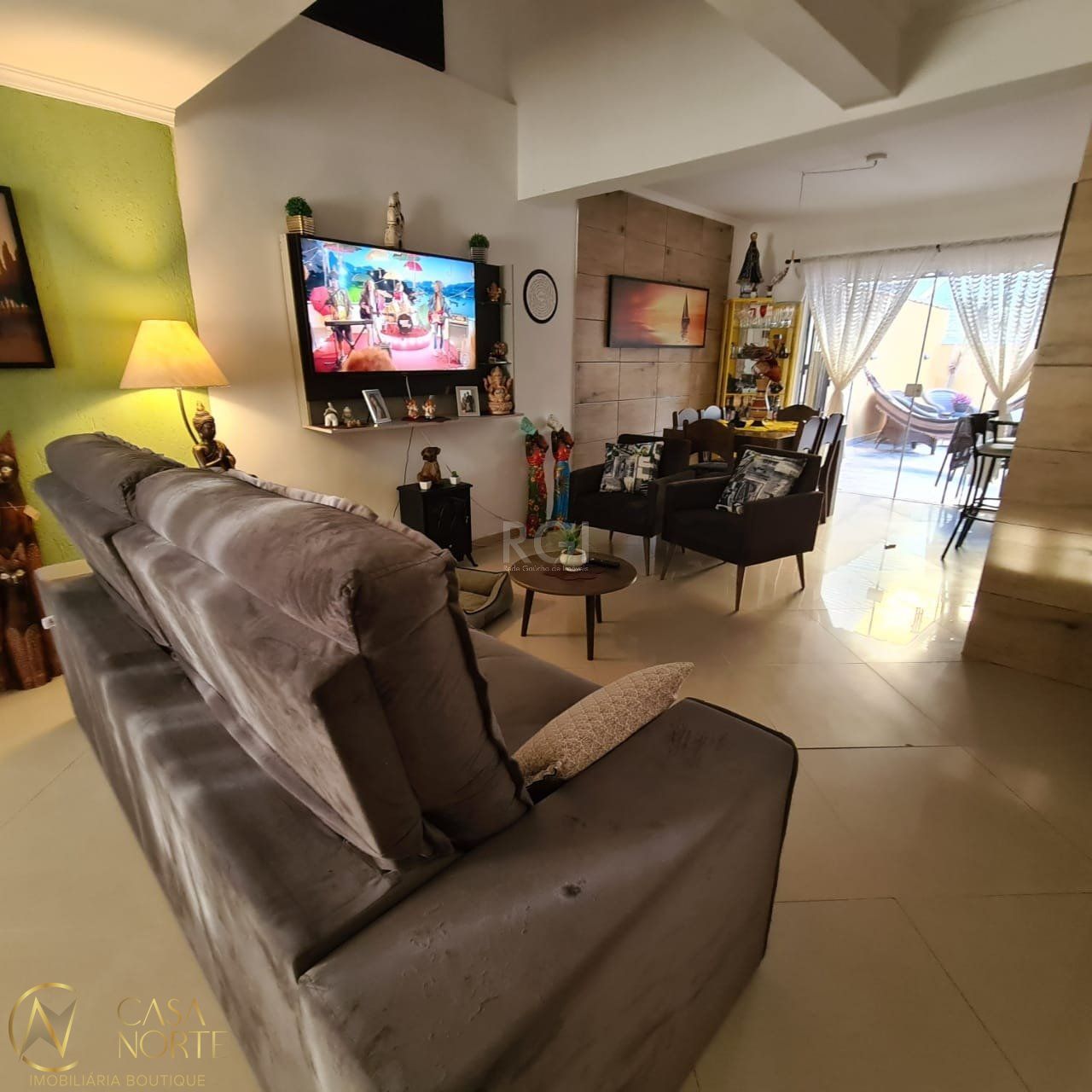 Sobrado à venda com 4 quartos, 125m², 1 suíte, 2 vagas, Rua Baldoino Bottini no bairro Hípica em Porto Alegre