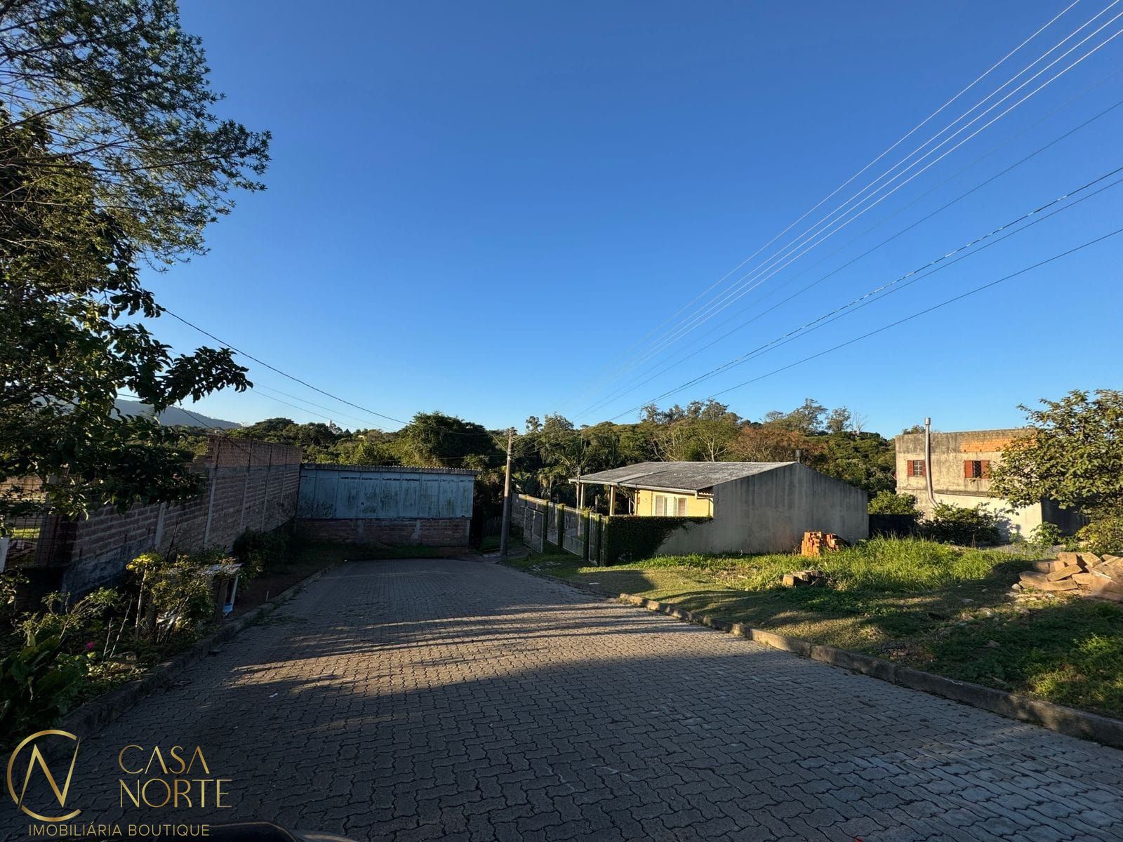 Terreno à venda  com 164m², Rua Três Mil Setecentos e Setenta e Oito no bairro Lomba do Pinheiro em Porto Alegre