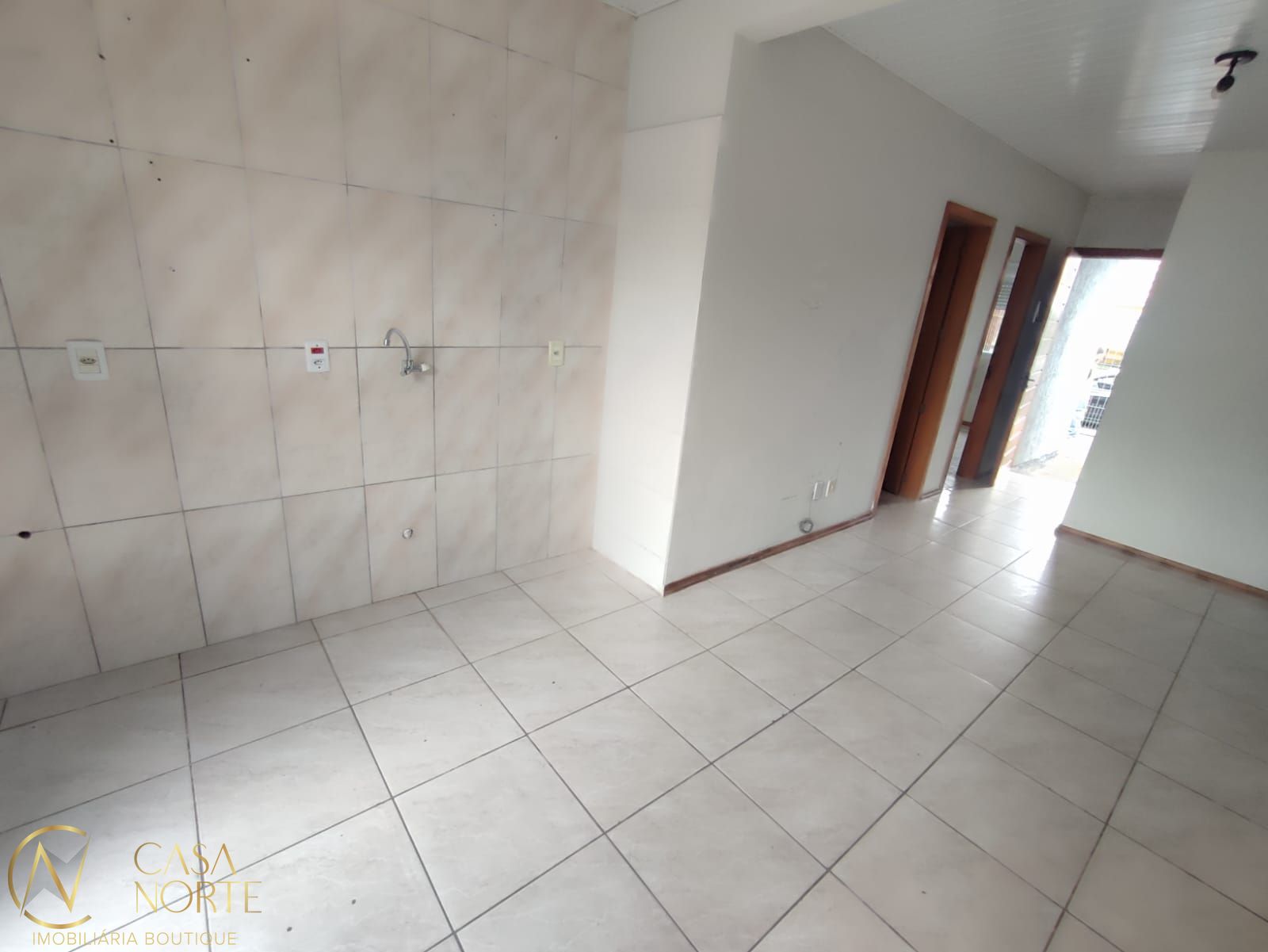 Casa à venda com 2 quartos, 40m², 1 vaga, Rua Miguel Valdomiro Scalabrin no bairro Restinga em Porto Alegre