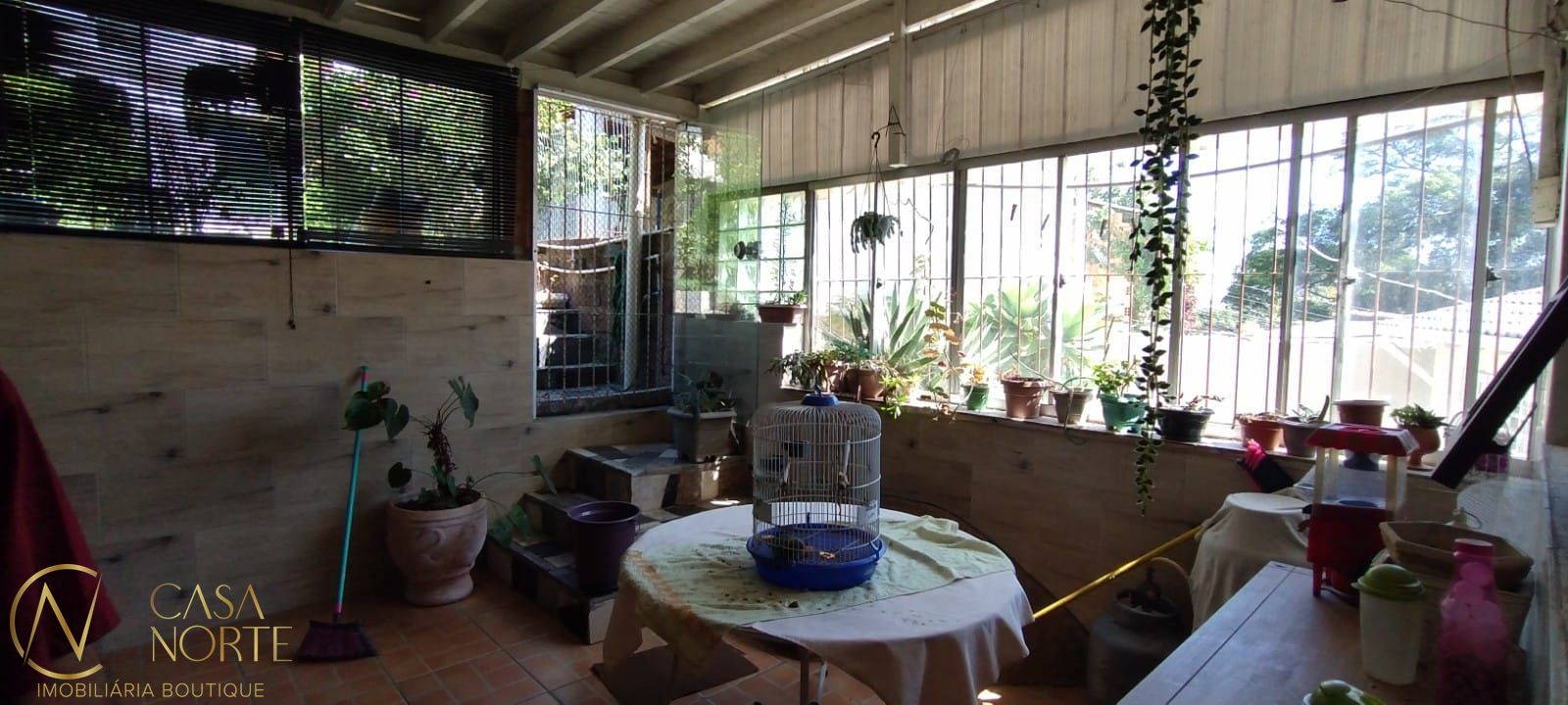 Casa à venda com 3 quartos, 200m², 1 vaga, Estrada Campo Novo no bairro Ipanema em Porto Alegre
