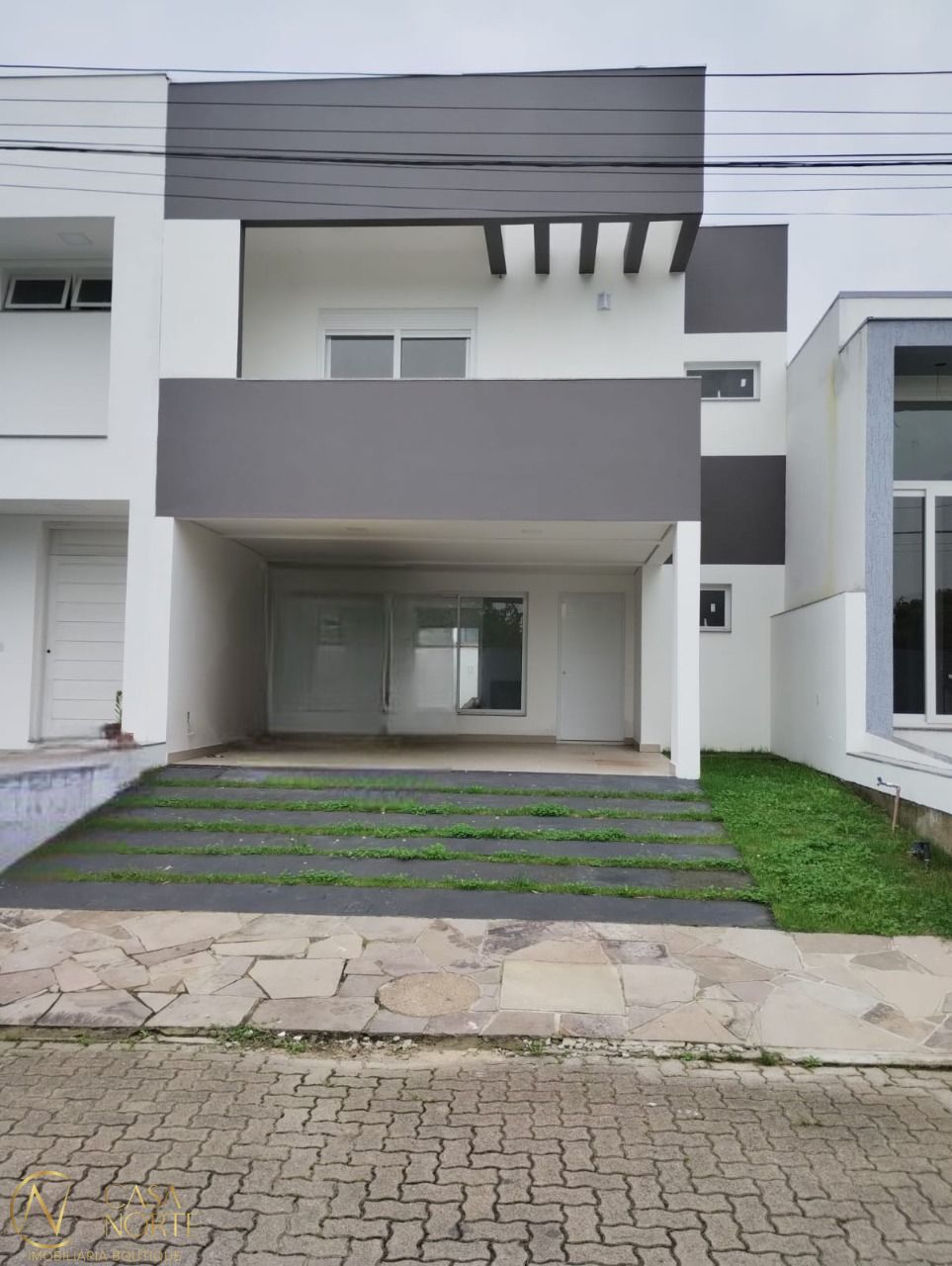 Casa à venda com 3 quartos, 170m², 1 suíte, 2 vagas, Rua Monsenhor Augusto Dalvit no bairro Aberta dos Morros em Porto Alegre
