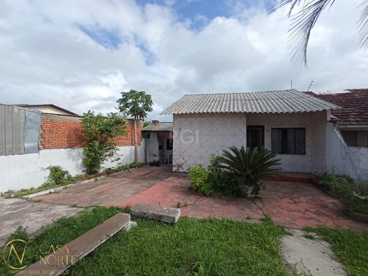 Casa à venda com 4 quartos, 85m², 3 vagas, Avenida João Antônio Silveira no bairro Restinga em Porto Alegre