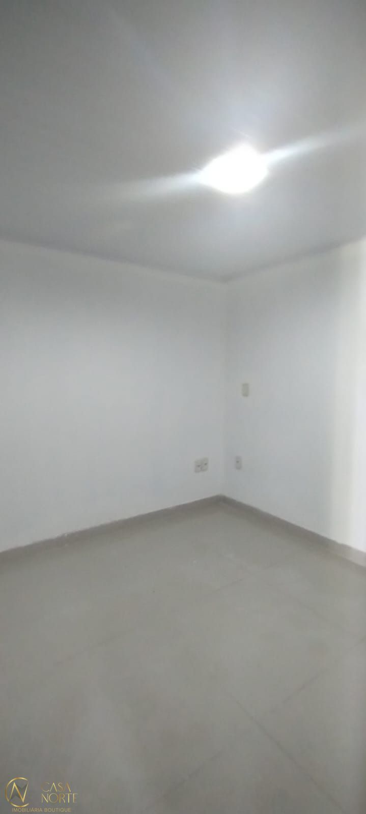 Casa à venda com 4 quartos, 250m², 1 suíte, 3 vagas, Rua Charlie Chaplin no bairro Restinga em Porto Alegre