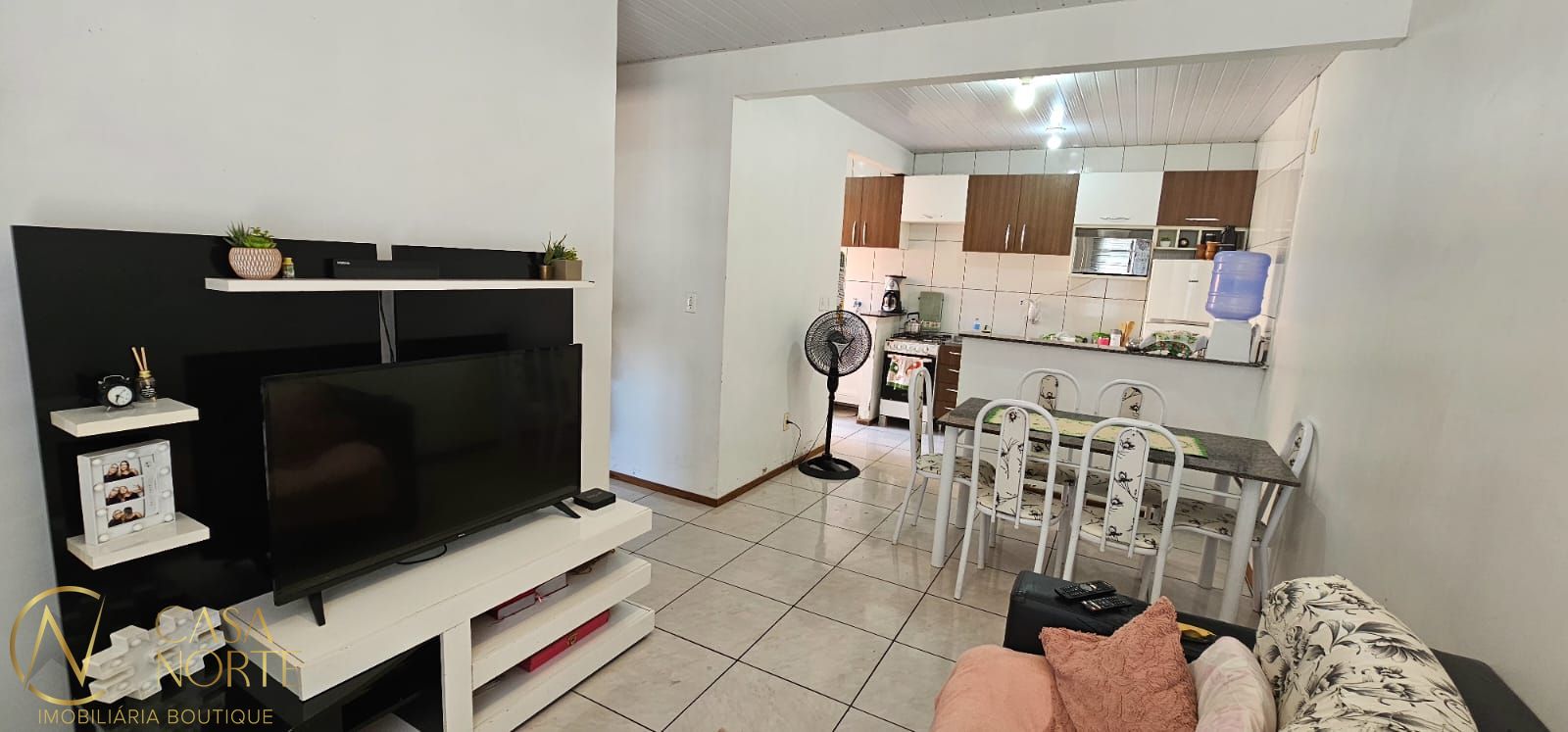 Casa à venda com 2 quartos, 66m², 3 vagas, Rua Ruth Totta no bairro Hípica em Porto Alegre