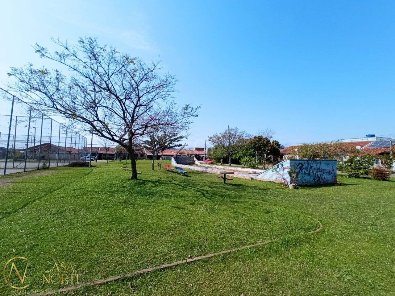Casa à venda com 2 quartos, 55m², 1 vaga, Rua Elmo Born no bairro Hípica em Porto Alegre