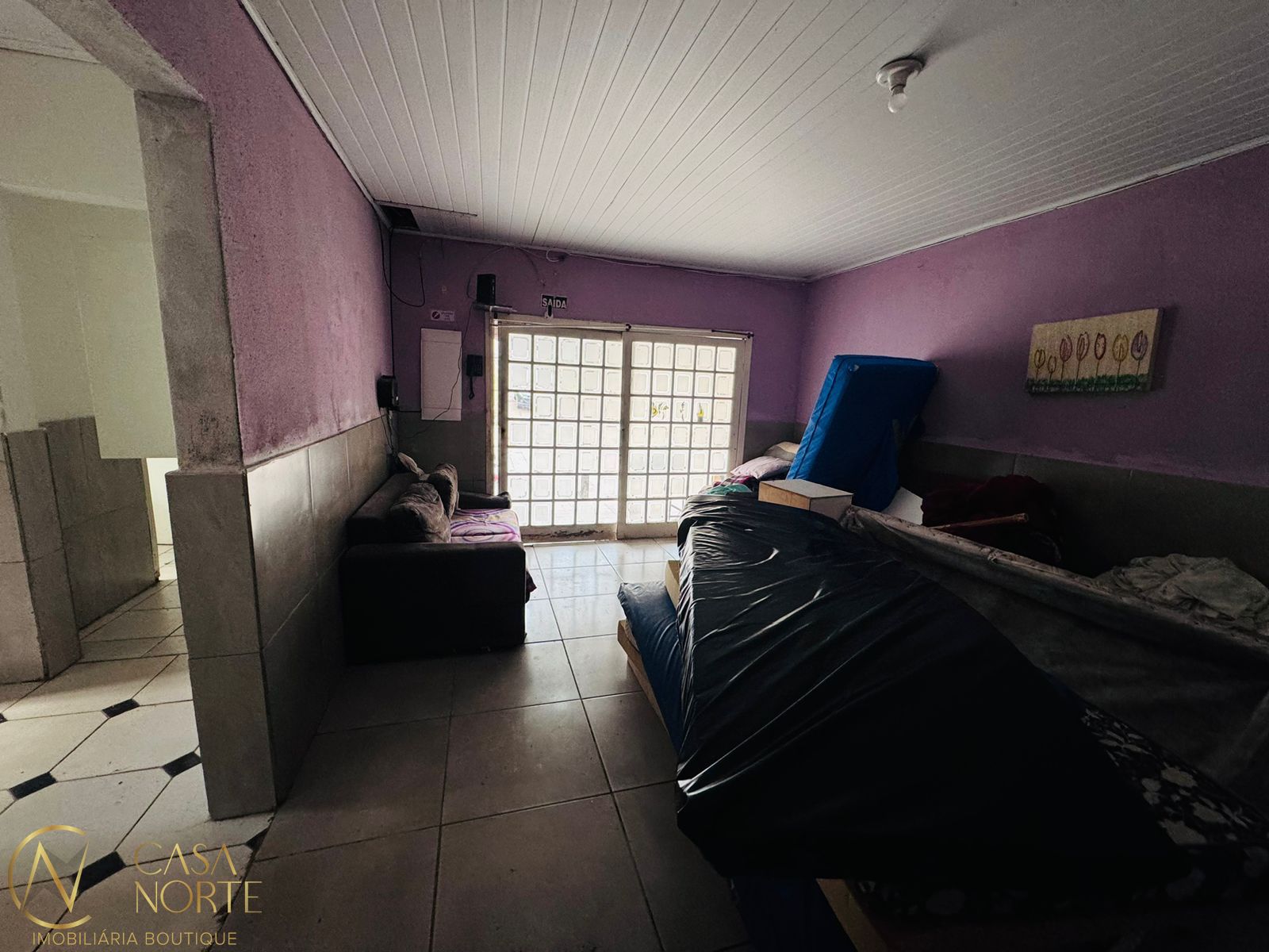 Casa à venda com 24 quartos, 350m², 8 suítes, 10 vagas, Avenida Vicente Monteggia no bairro Cavalhada em Porto Alegre