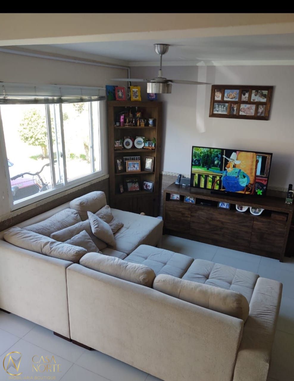 Sobrado à venda com 2 quartos, 118m², 2 vagas, Avenida Edgar Pires de Castro no bairro Hípica em Porto Alegre