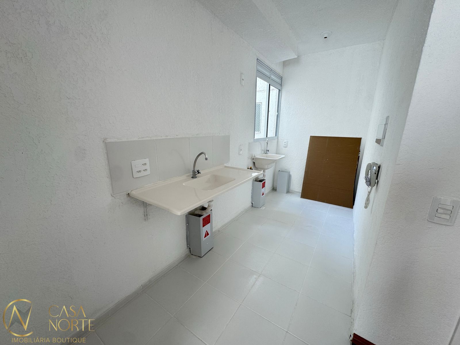 Apartamento à venda com 2 quartos, 40m², 1 vaga, Rua Sabino Pereira Nunes no bairro Restinga em Porto Alegre