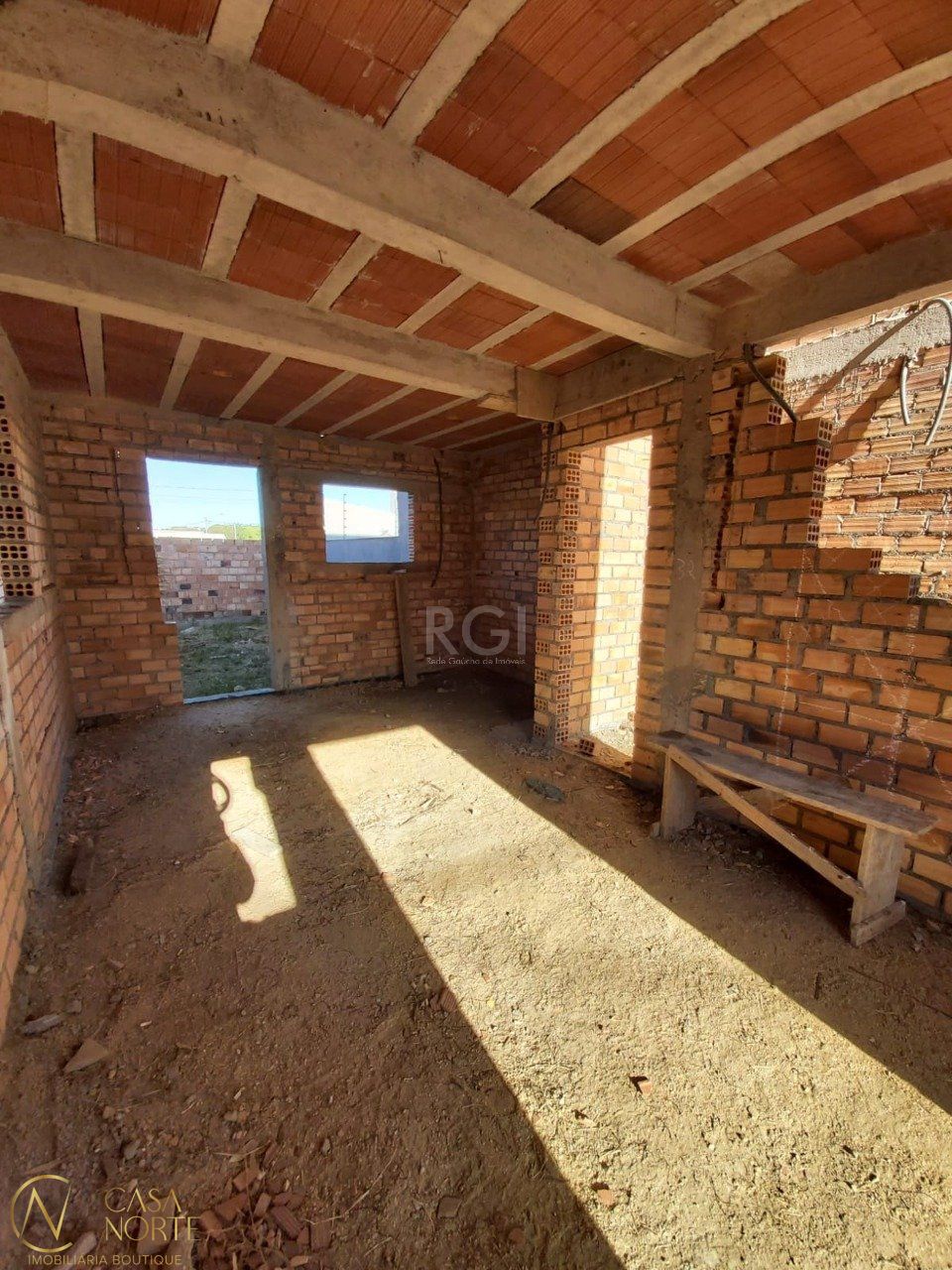 Casa à venda com 2 quartos, 100m², 1 suíte, 2 vagas, Rua Jorge Babot Miranda no bairro Aberta dos Morros em Porto Alegre