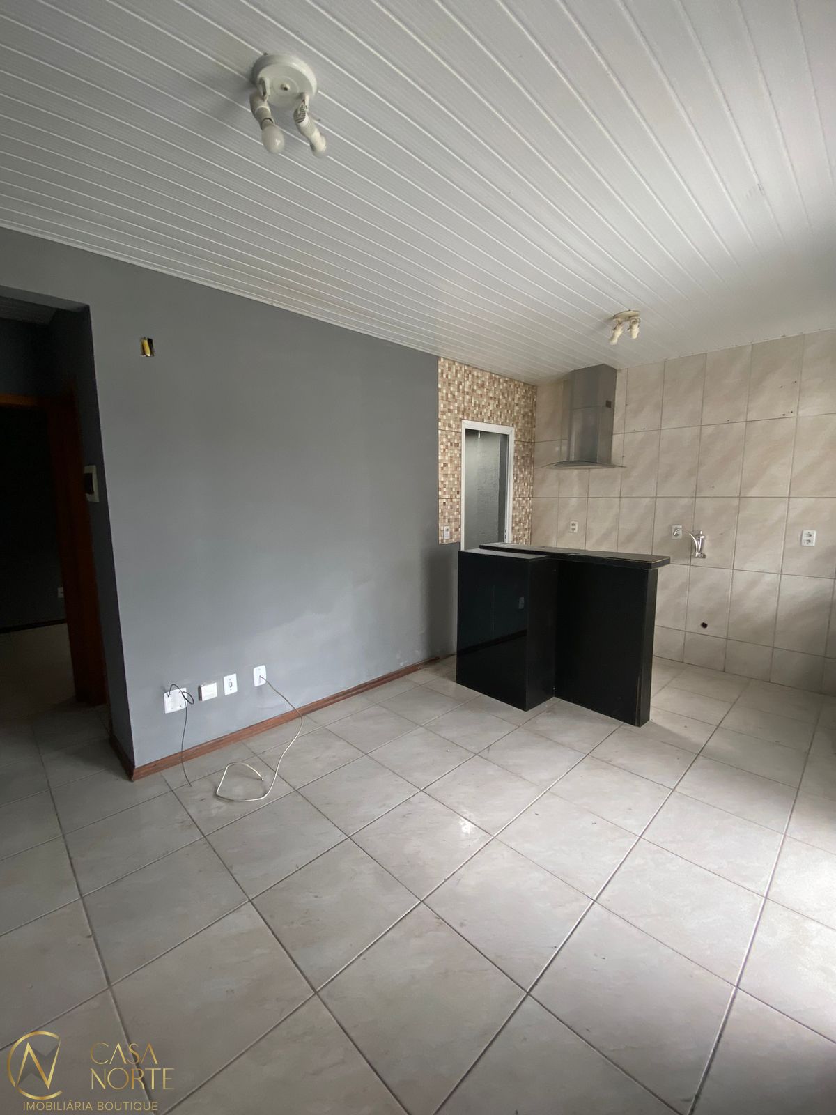 Casa à venda com 1 quarto, 65m², 2 vagas, Rua Olímpio Tabajara no bairro Restinga em Porto Alegre