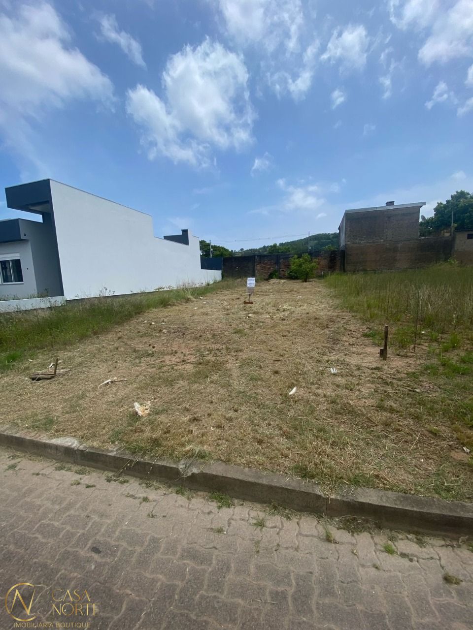 Terreno à venda  com 154m², Rua Jorge Babot Miranda no bairro Aberta dos Morros em Porto Alegre