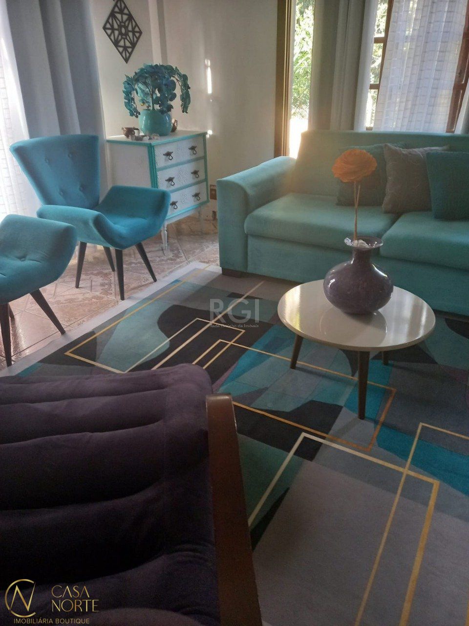 Casa à venda com 3 quartos, 220m², 4 vagas, Rua Oito Mil Oitocentos e Quarenta e Seis no bairro Lageado em Porto Alegre