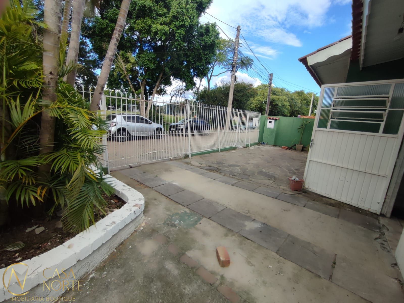 Casa à venda com 3 quartos, 165m², 1 suíte, 2 vagas, Acesso Rio Volga no bairro Restinga em Porto Alegre