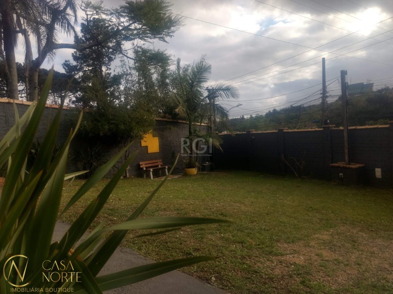 Terreno à venda  com 1m², Avenida Professor Oscar Pereira no bairro Cascata em Porto Alegre