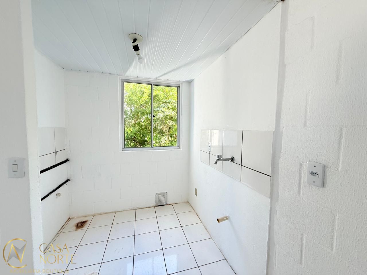 Apartamento à venda com 2 quartos, 38m², 1 vaga, Estrada Cristiano Kraemer no bairro Vila Nova em Porto Alegre