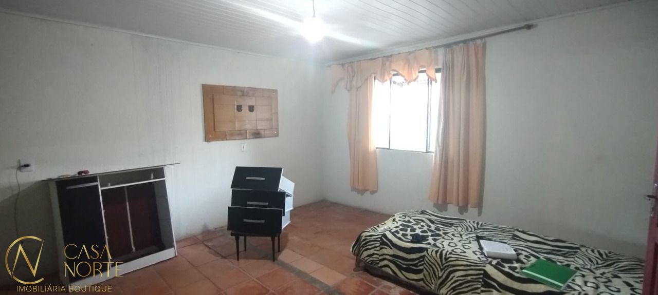 Casa à venda com 4 quartos, 190m², 1 vaga, Rua Álvaro Difini no bairro Restinga em Porto Alegre