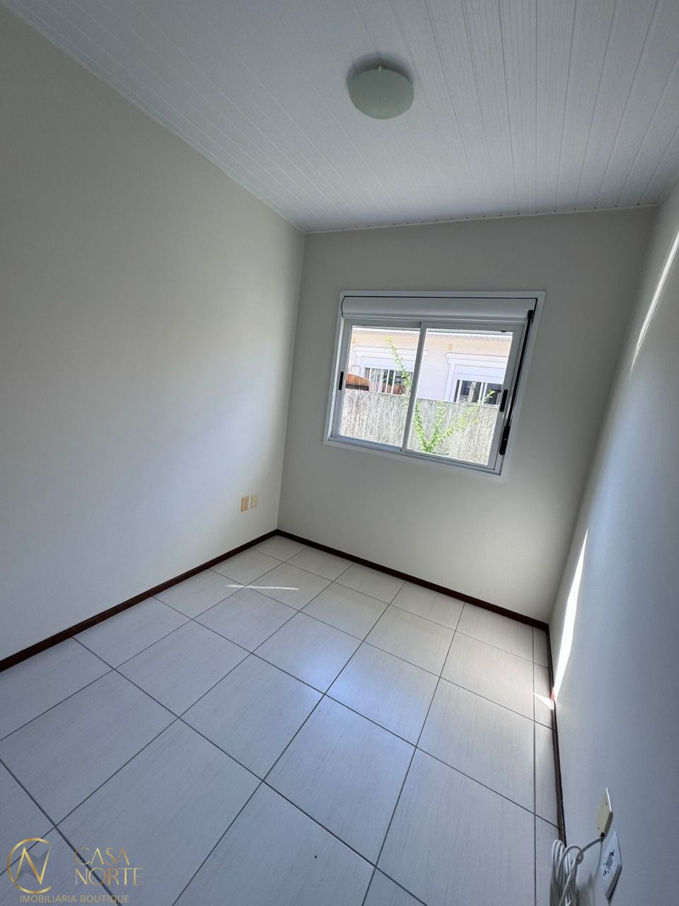 Casa de Condomínio à venda com 3 quartos, 60m², 1 vaga, Estrada Costa Gama no bairro Restinga em Porto Alegre