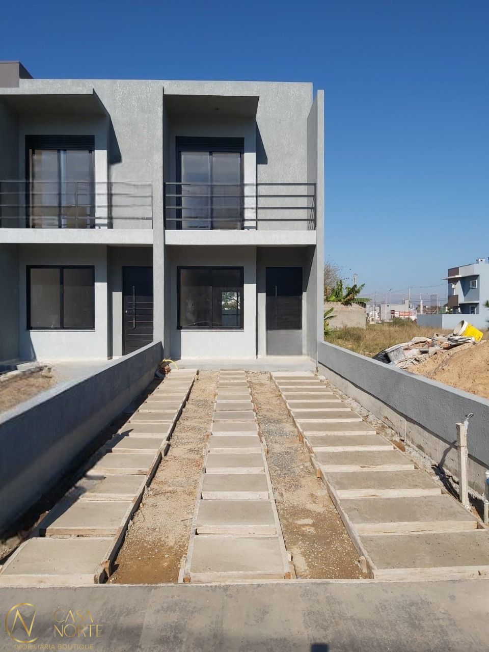Sobrado à venda com 2 quartos, 90m², 2 suítes, 2 vagas, Rua Álvaro Pedro da Rosa no bairro Aberta dos Morros em Porto Alegre