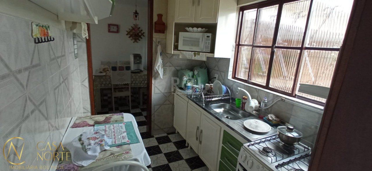 Casa à venda com 2 quartos com 119m², 1 suíte, 1 vaga, Estrada Chácara do Banco no bairro Restinga em Porto Alegre