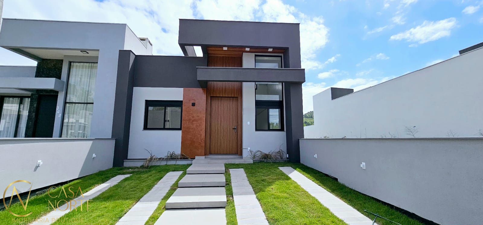 Casa à venda com 3 quartos, 95m², 1 suíte, 2 vagas, Jean Vardaramatos no bairro Hípica em Porto Alegre