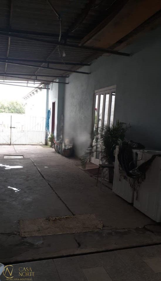 Casa à venda com 6 quartos, 310m², 3 vagas, Rua Dona Madalena no bairro Restinga em Porto Alegre