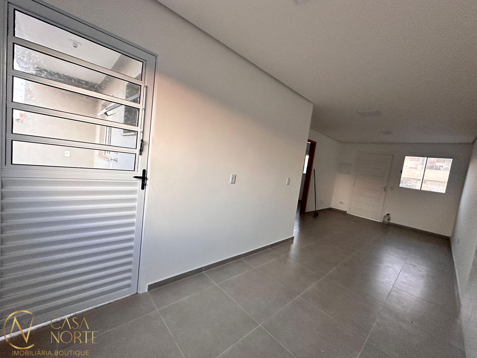 Casa à venda com 2 quartos, 55m², 1 vaga, Joel Iuchno no bairro Hípica em Porto Alegre