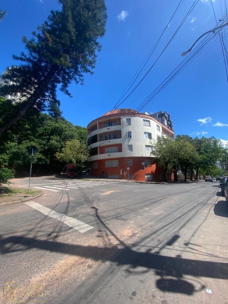 Apartamento à venda com 3 quartos, 76m², 1 vaga, Rua General Neto no bairro Floresta em Porto Alegre