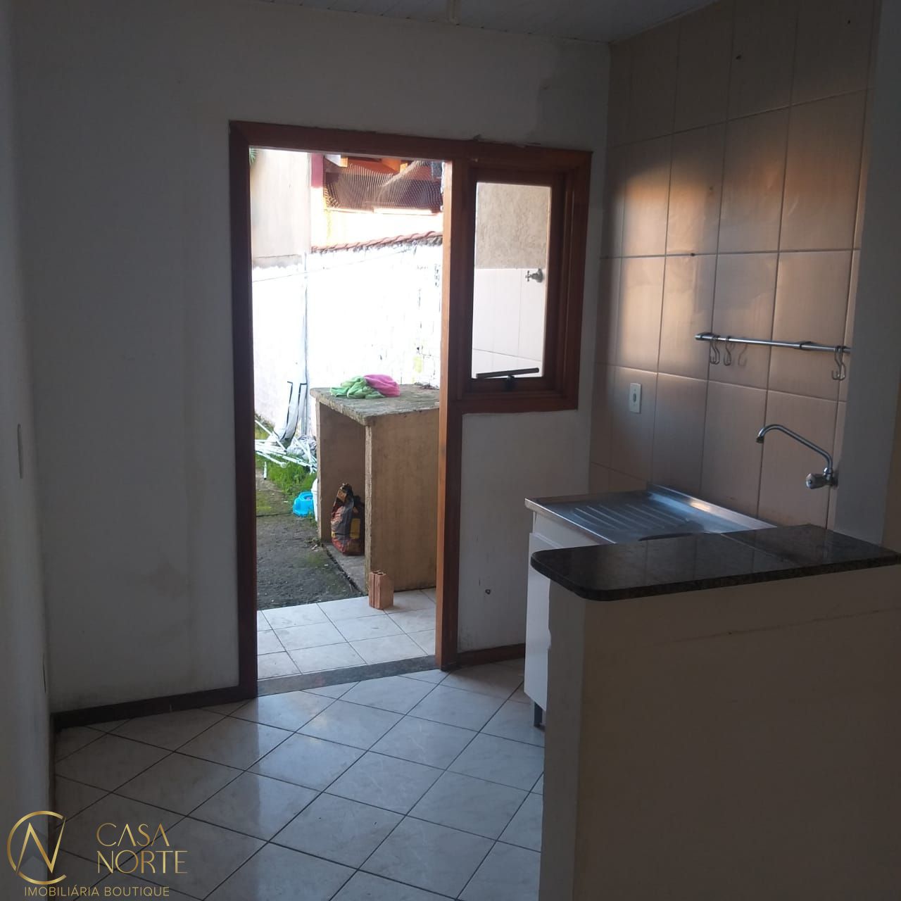 Casa à venda com 2 quartos, 54m², 2 vagas, Rua Irmão Firmino Biazus no bairro Hípica em Porto Alegre