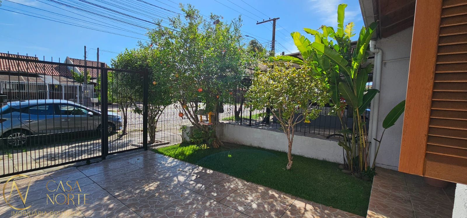 Casa à venda com 2 quartos, 66m², 1 vaga, Rua José Celestino da Silva no bairro Hípica em Porto Alegre