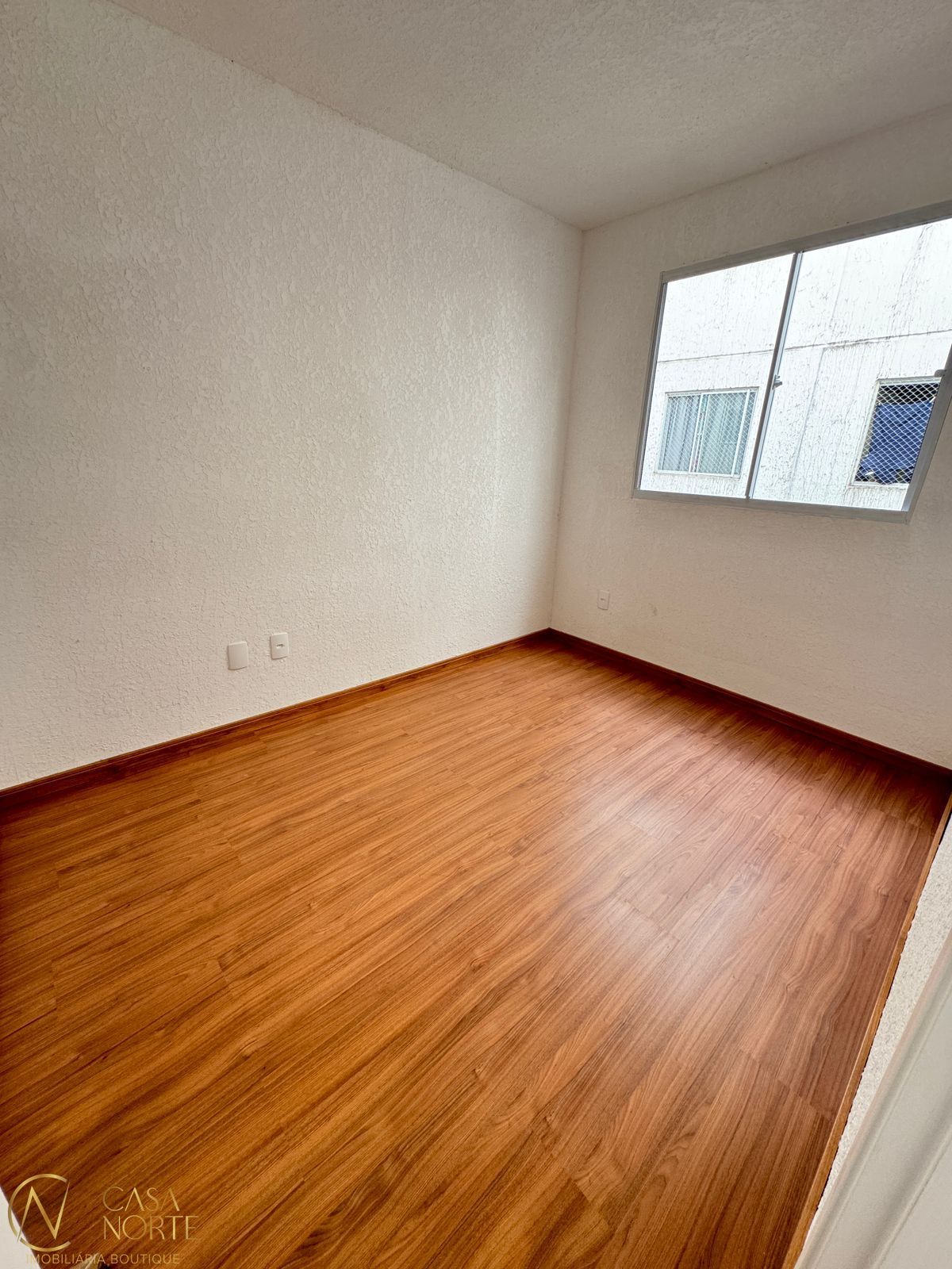 Apartamento à venda com 2 quartos, 40m², 1 vaga, Rua Sabino Pereira Nunes no bairro Restinga em Porto Alegre