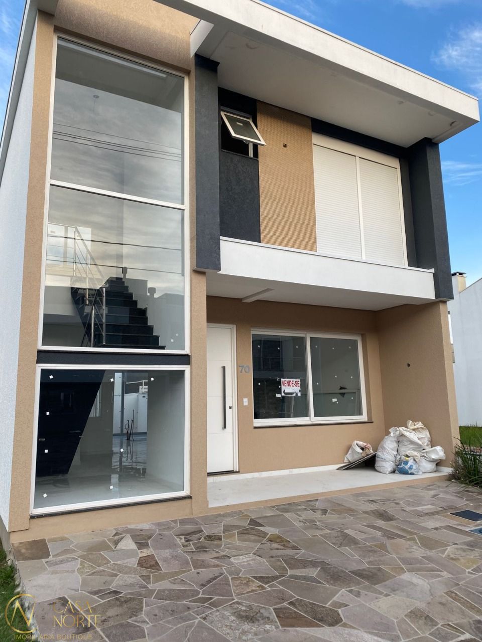 Casa de Condomínio à venda com 3 quartos, 164m², 3 suítes, 2 vagas, Rua Monsenhor Augusto Dalvit no bairro Aberta dos Morros em Porto Alegre