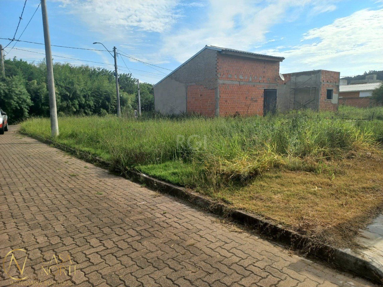 Terreno à venda  com 123m², Rua Jorge Babot Miranda no bairro Aberta dos Morros em Porto Alegre
