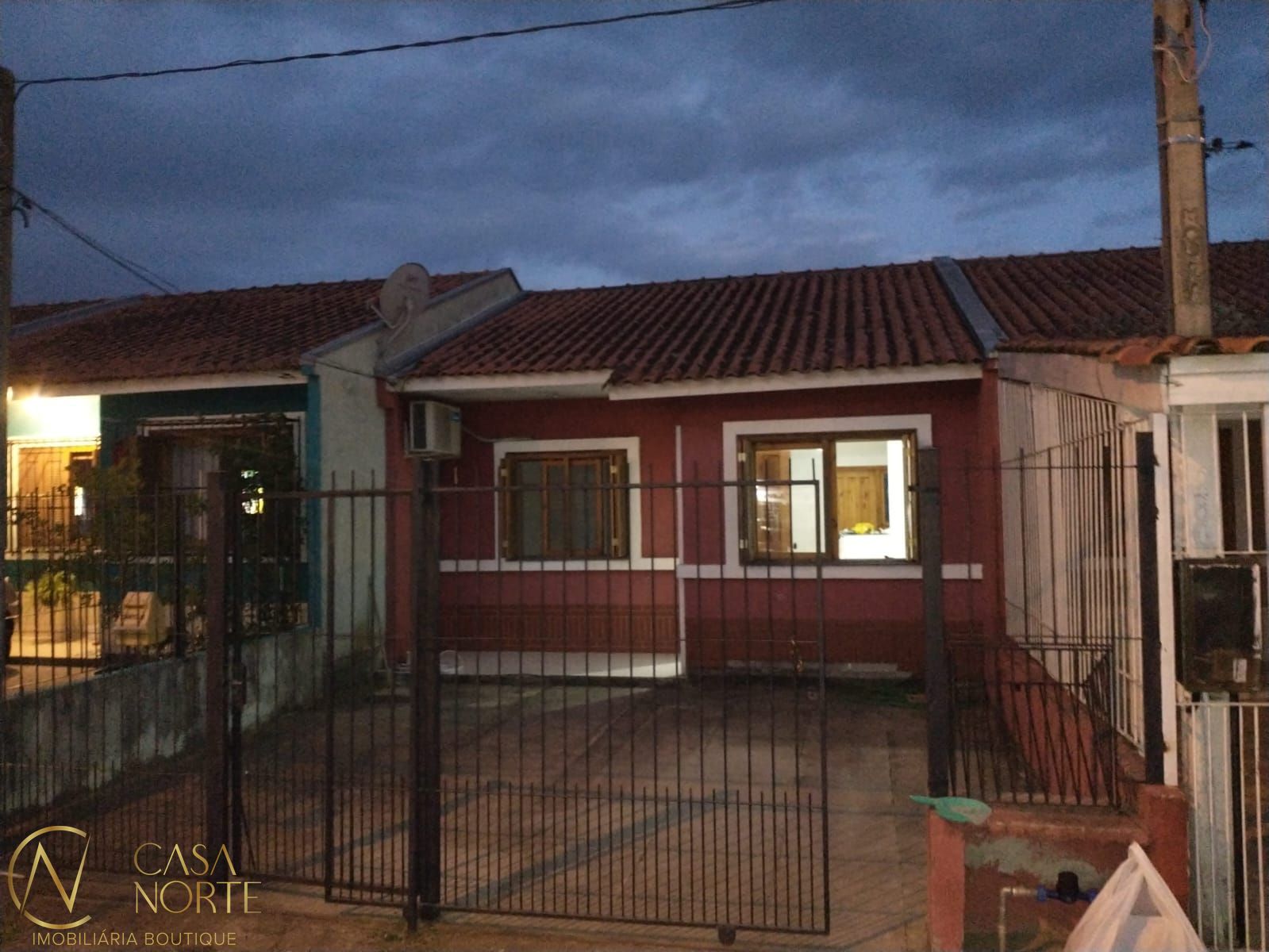 Casa à venda com 2 quartos, 52m², 1 vaga, Rua Francesco Rosito no bairro Hípica em Porto Alegre