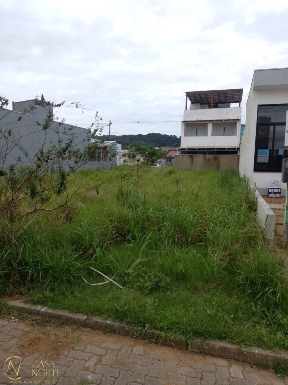 Terreno à venda  com 132m², Rua Werno Finkler no bairro Aberta dos Morros em Porto Alegre