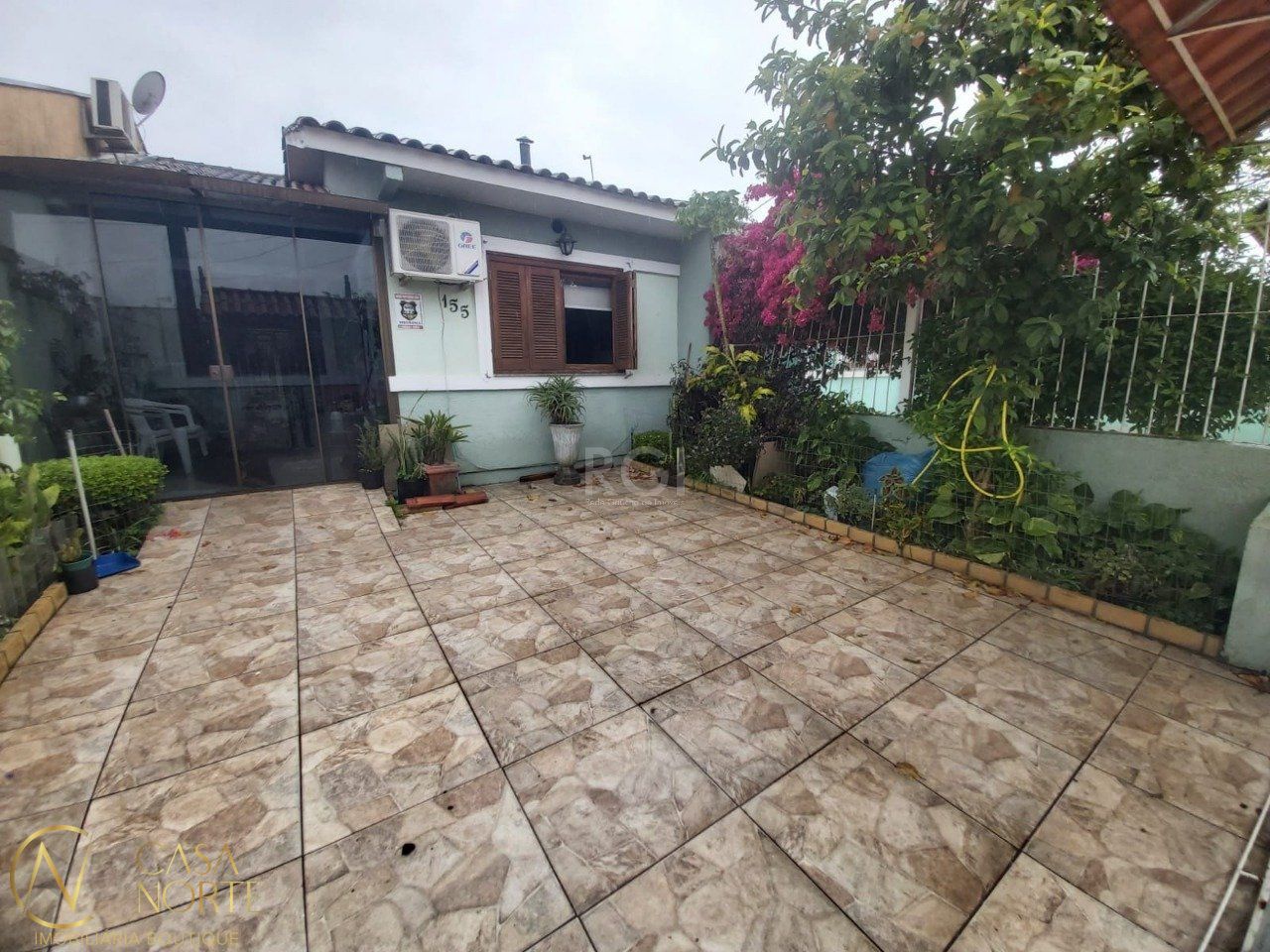 Casa à venda com 2 quartos, 58m², 2 vagas, Rua Doutor Raphael Loro no bairro Hípica em Porto Alegre
