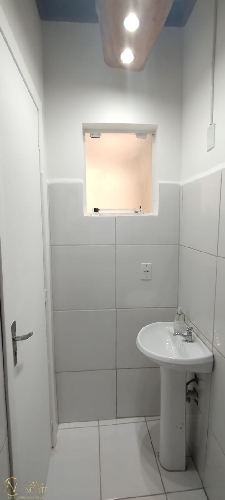 Casa à venda com 2 quartos, 100m², 1 suíte, 1 vaga, Rua Romano Rolando Botin no bairro Hípica em Porto Alegre