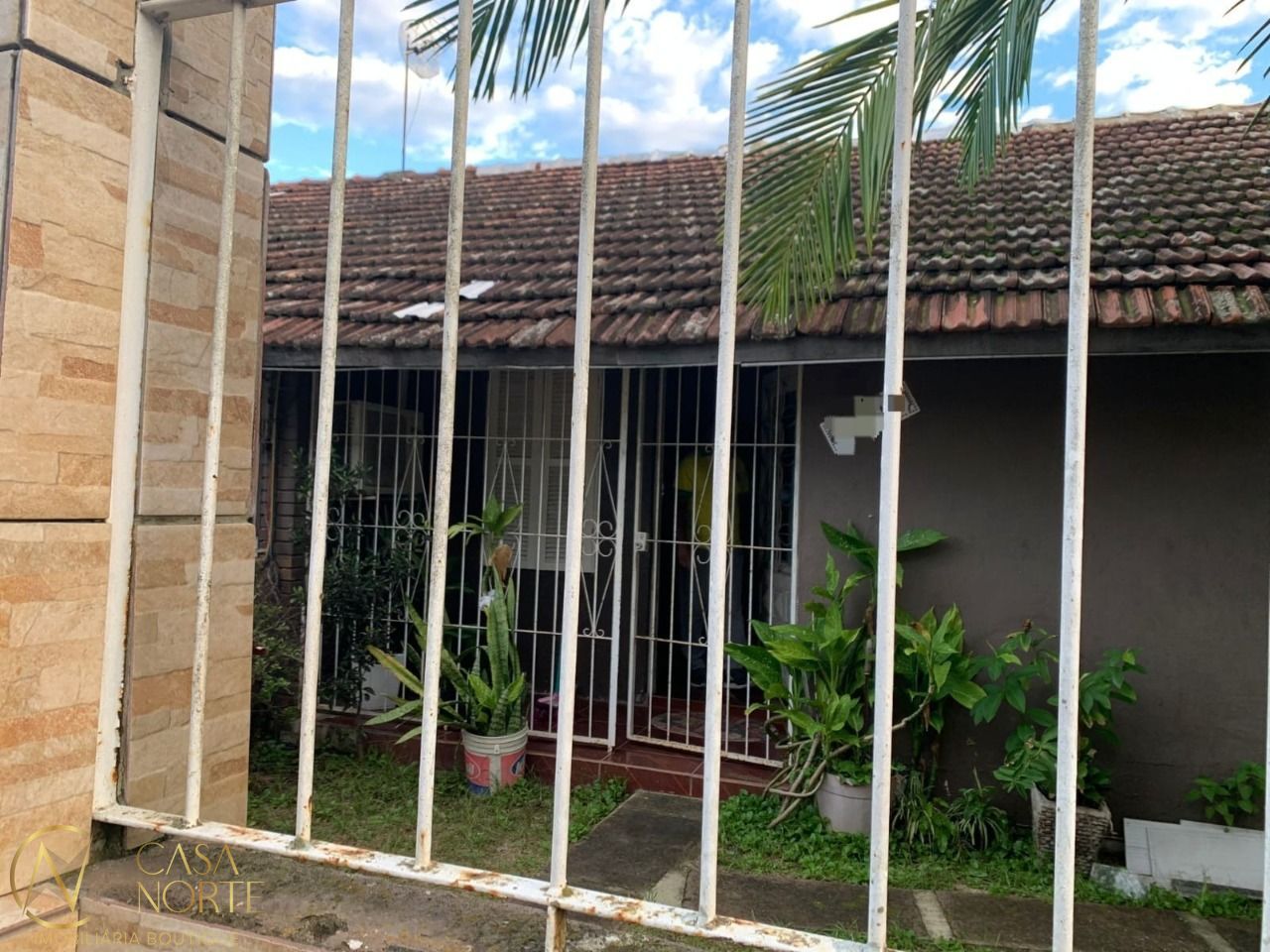Casa à venda com 3 quartos, 110m², 1 suíte, 2 vagas, Rua Tenente Arizoly Fagundes no bairro Restinga em Porto Alegre