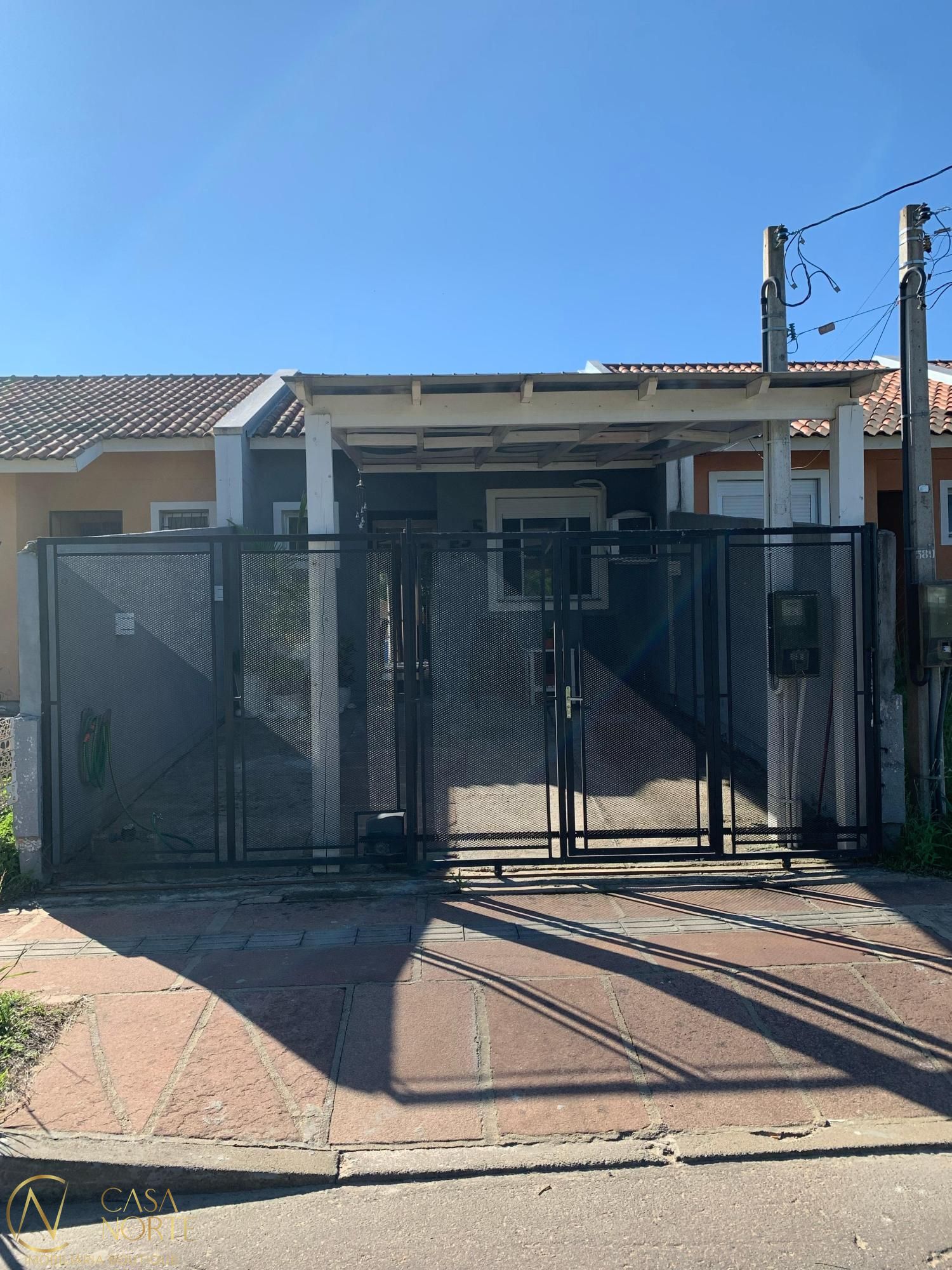 Casa à venda com 2 quartos, 38m², 1 vaga, Rua Solon Vieira Marques no bairro Restinga em Porto Alegre