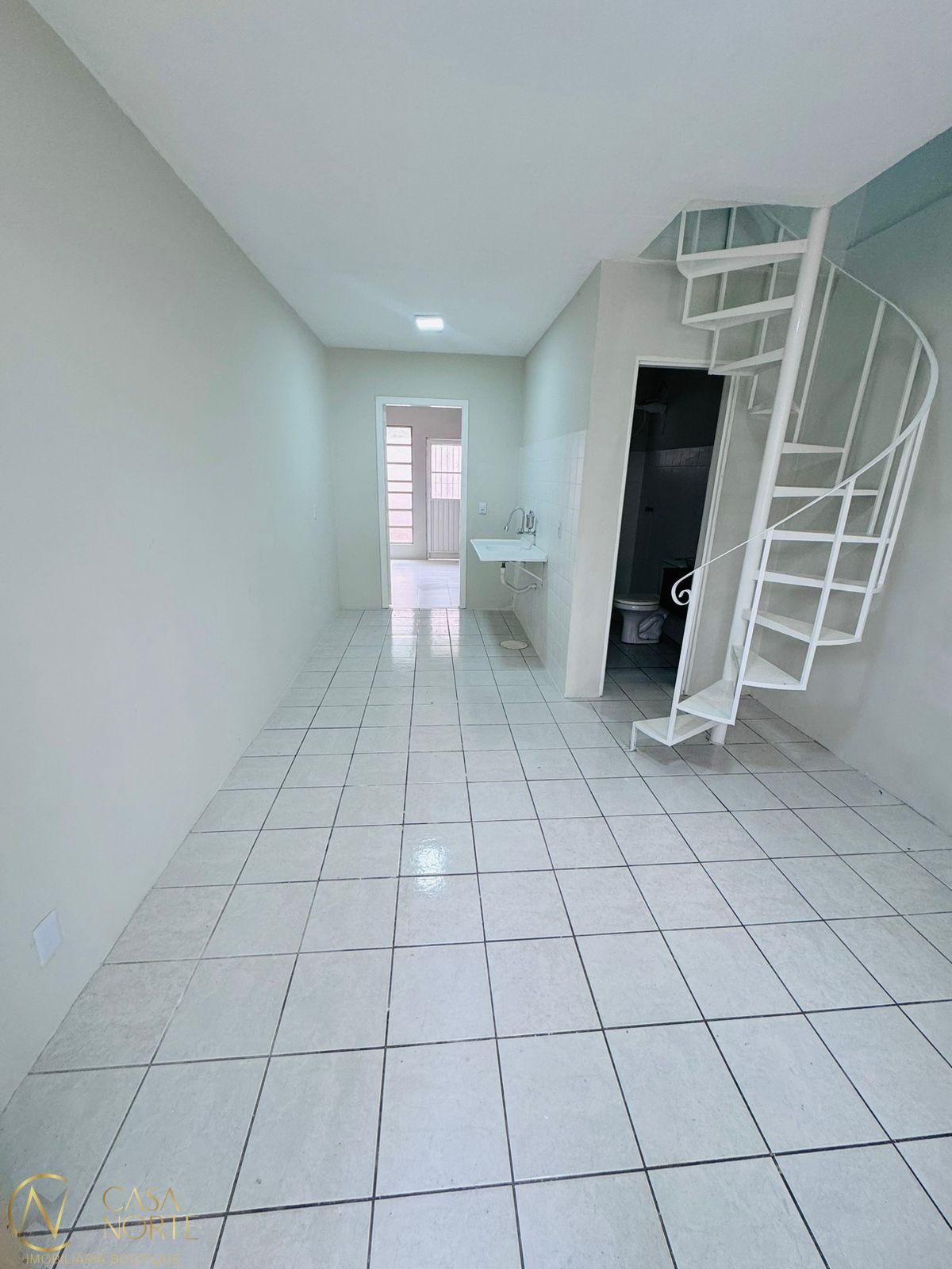 Sobrado à venda com 2 quartos, 63m², 1 vaga, Avenida João Antônio Silveira no bairro Restinga em Porto Alegre