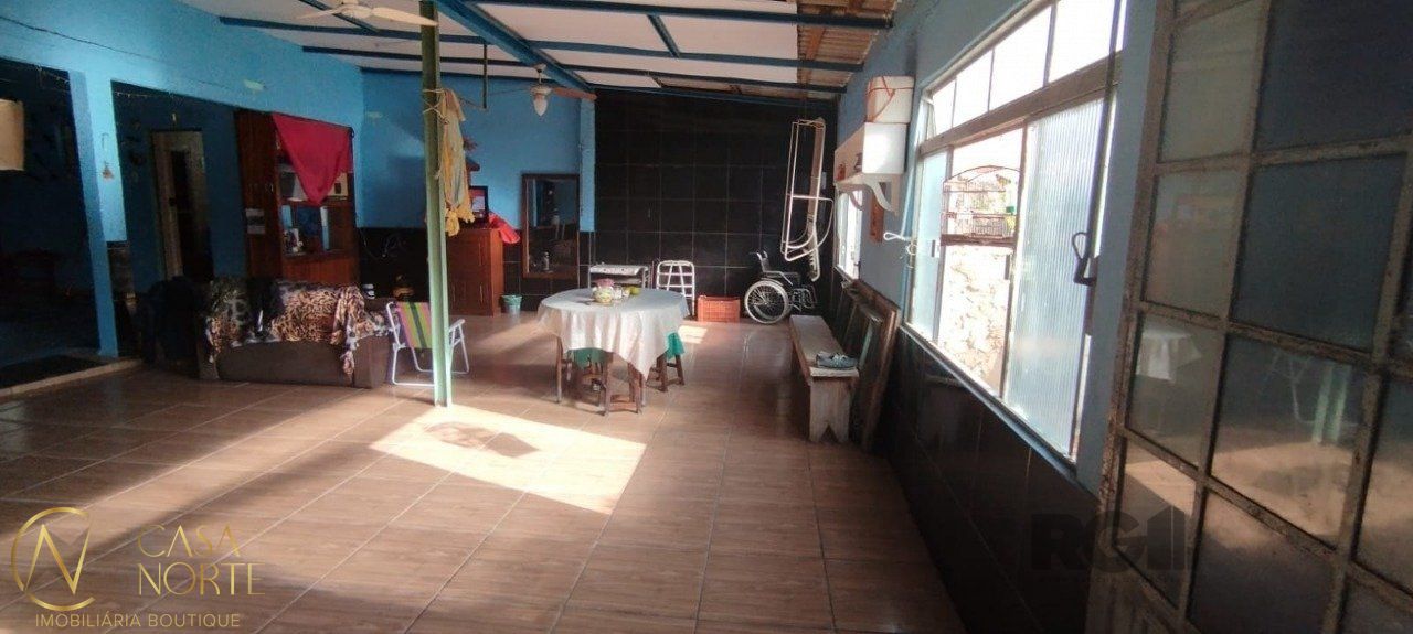 Casa à venda com 3 quartos, 120m², 3 vagas, Avenida Ignês E. Fagundes no bairro Restinga em Porto Alegre